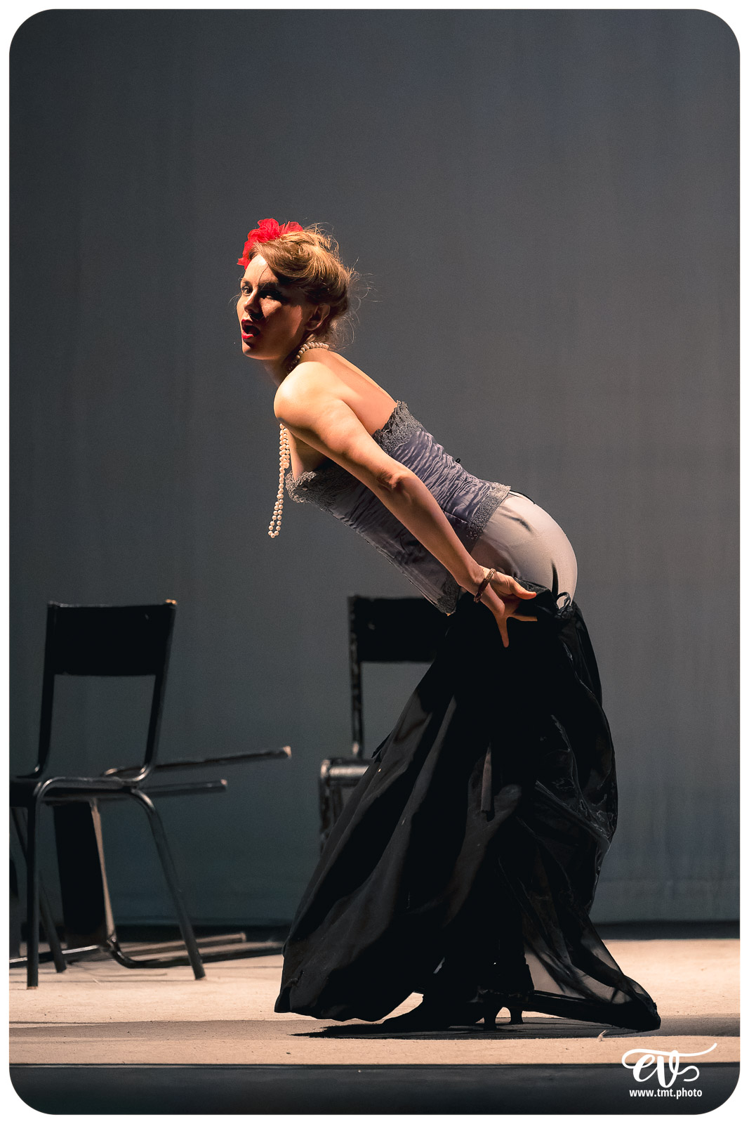 UN FIL A LA PATTE (CIE VIVA)